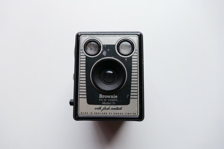 Vue de face du Kodak Brownie Six-20 Model D