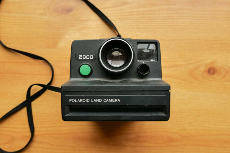 Vue de face du Polaroid 2000